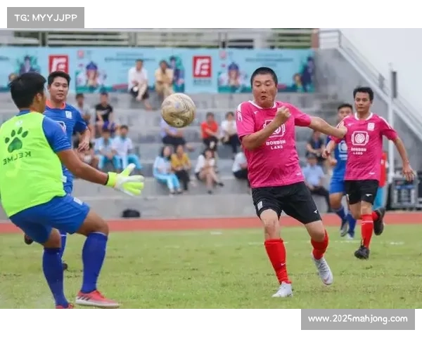 足球音乐节盛大开幕 球队队歌激情演唱助阵赛事