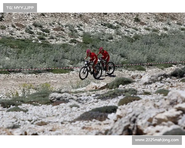 国际自行车联盟越野自行车世界杯荷兰选手包揽男女精英组领先